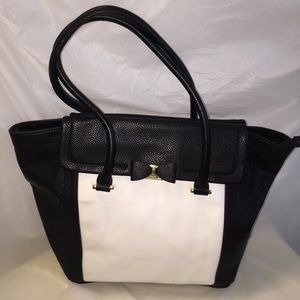 Lulu Black & White Purse